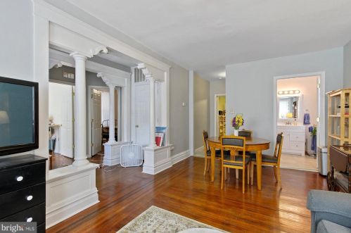 564 Broadway, Hanover PA 17331-2504 exterior