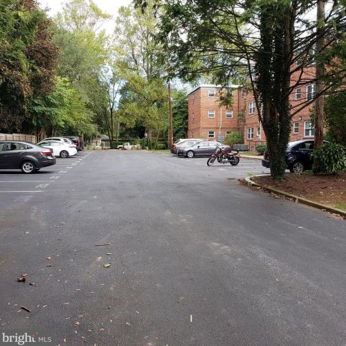 410 College St, Carlisle, PA 17013-3704