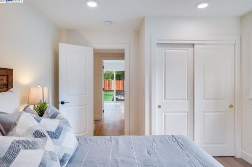 1867 Pleasant Hill Rd, Concord CA  94523-4040 exterior