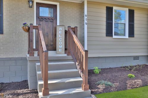 976 Pinehurst Dr, Smyrna GA  30080-4225 exterior