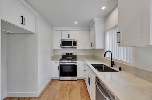 535 Zeyn St, Anaheim CA  92805-2654 exterior