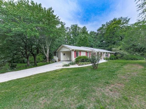 416 Creek Valley Dr, Holly Springs, GA 30188-3906
