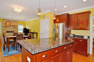 617 Ravine Rd, Oak Brook IL  60521-2450 exterior