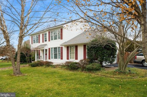 8028 Rocky Run Rd, Gainesville, VA 20155-1741