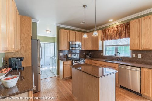 1 Hoptree Ct, Plumsted Township, NJ 08533-2837