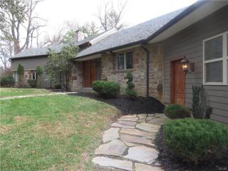 2360 Lehigh Pkwy, Allentown PA  18103-3748 exterior