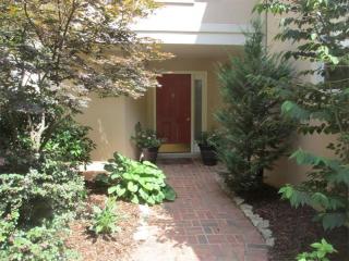3198 Paces Mill Rd, Atlanta, GA 30339-3784