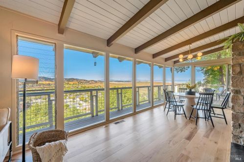 58 Sunny Oaks Dr, San Rafael, CA 94903-3083