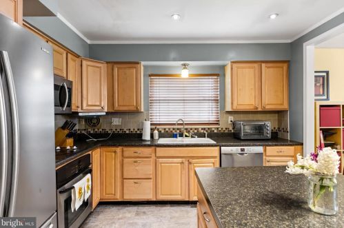 112 Apple Ln, Mount Laurel NJ  08054-1017 exterior