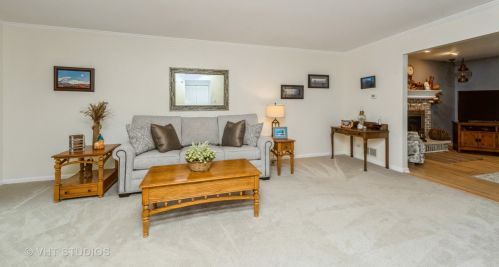 2313 Elk Dr, Spring Grove IL  60081-8782 exterior