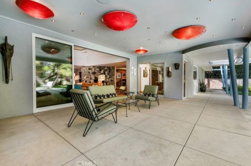 1107 Riviera Dr, Santa Ana CA 92706-1841 exterior