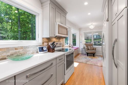 40 Peiffer Ave, Lemont IL  60439-3845 exterior