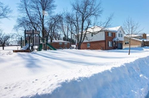 5309 Christopher Dr, Oak Forest, IL 60452-4915