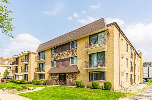 915 Graceland Ave, Des Plaines, IL 60016-6553
