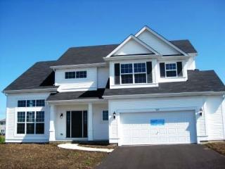 325 Shadow Wood Dr, Plattville, IL 60560-4683