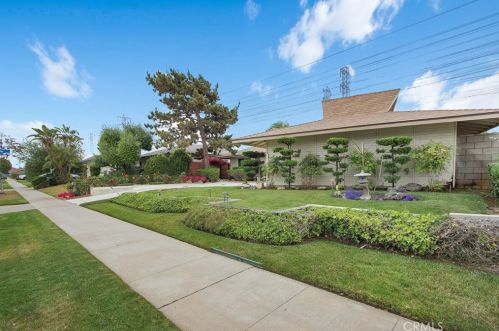 428 Chestnut Ave, Orange, CA 92867-3738