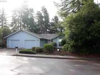 2270 23rd St, Florence, OR 97439-9769