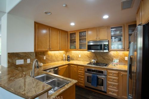 82 Gingerwood, Irvine CA  92603-0114 exterior