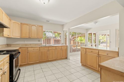 6897 Niumalu Loop, Honolulu HI  96825-1646 exterior