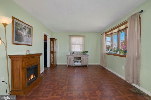 446 Flanders Rd, Gloucester, NJ 08031-3020