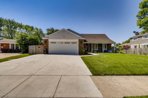 1707 Chesterfield Dr, Arlington Hts, IL 60005-3732