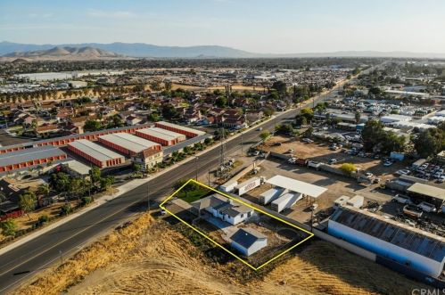9357 Bellegrave Ave, Riverside CA  92509-2738 exterior