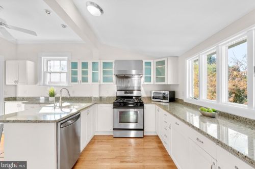 9112 Glenridge Rd, Silver Spring MD 20910-2127 exterior