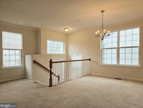 3465 Eagle Ridge Dr, Woodbridge VA  22191-6562 exterior