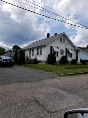 15 Sandlewood Ave, Warwick, RI 02888-3318