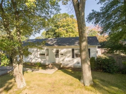 67 Brightside Ave, Warwick, RI 02889-2509