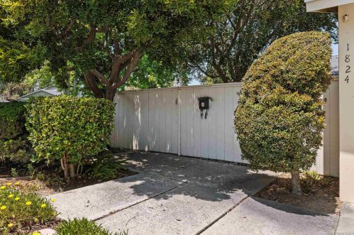 1824 Eastwood Ln, Encinitas, CA 92024-3015