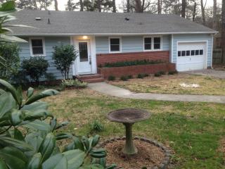 221 Cornwallis Rd, Durham, NC 27707-4049