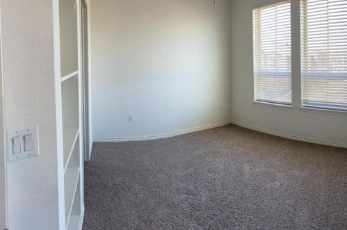 314 Castle Dr, Garland TX  75040-5113 exterior