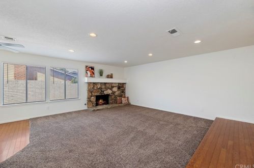 9850 Mcnicholl Dr, Riverside CA  92503-5521 exterior