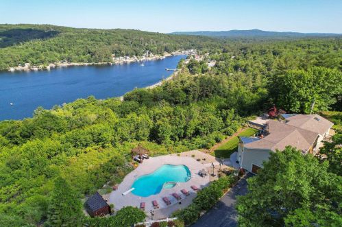 141 Lakewood Dr, Alton, NH 03810-4407