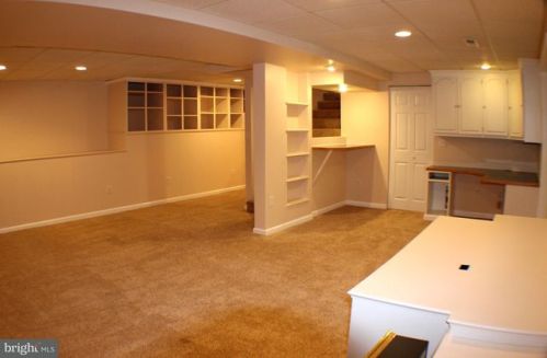 7429 Oakwood Lake Dr, Rhoadesville, VA 22542-8917