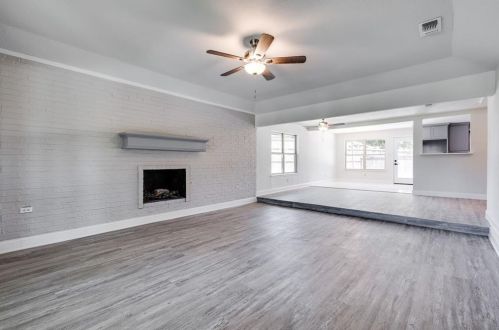 2051 Oakbluff Dr, Carrollton TX  75007-1649 exterior