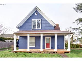319 Park St, Carlton, OR 97111-9660