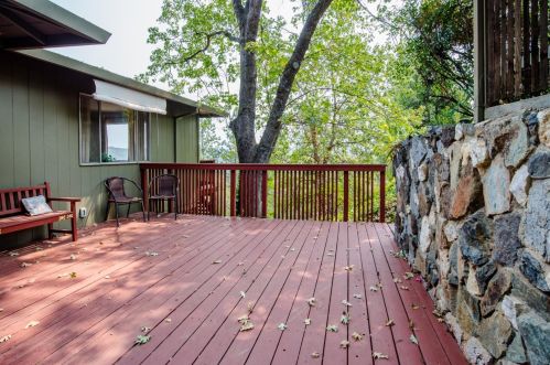 395 Riverview Dr, Auburn, CA 95603-5731