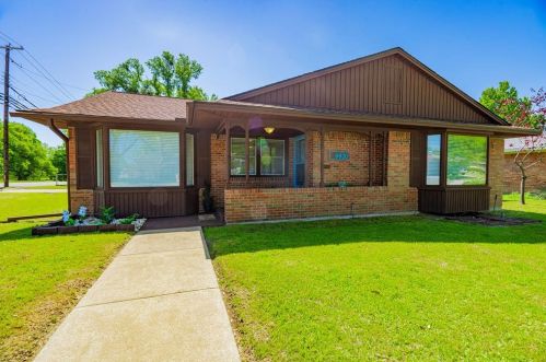 9930 Cloister Dr, Dallas TX  75228-3617 exterior