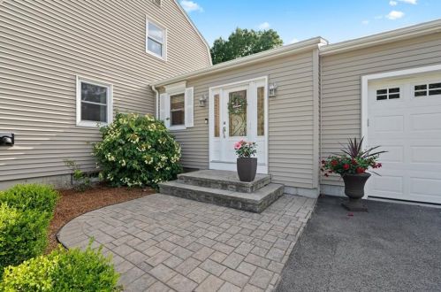 3 Greg Dr, Warren, RI 02885-3809