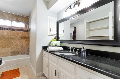 2242 Woodcreek, Carrollton TX 75006-1925 exterior