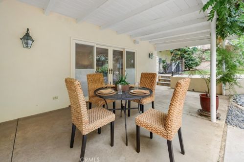 1430 Greenbriar Rd, Glendale CA  91207-1053 exterior