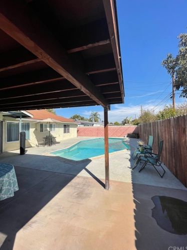 1426 Beacon Ave, Anaheim CA  92802-1718 exterior