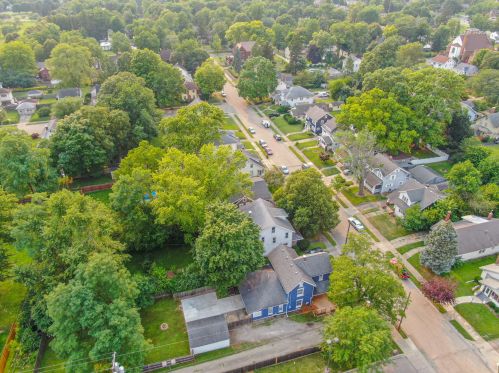 133 Roosevelt Dr, Springfield, OH 45504-1444