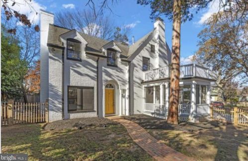 3002 3rd St, Arlington VA  22201-1222 exterior