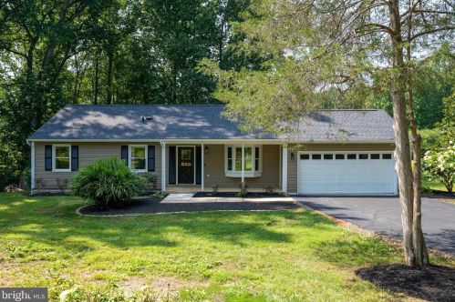 14676 Alps Dr, Woodbridge VA  22193-3322 exterior