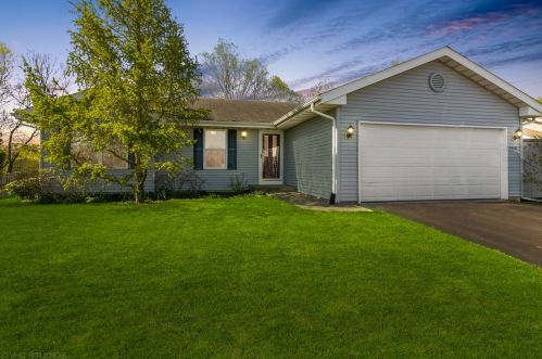 5438 Reidenbach Rd, South Beloit, IL 61080-9007