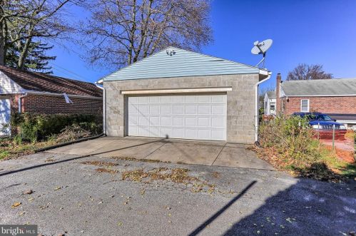 828 Maple St, York, PA 17403-2847