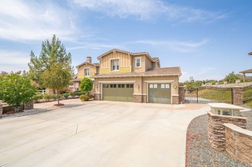 16550 Catalonia Dr, Riverside CA  92504-8701 exterior